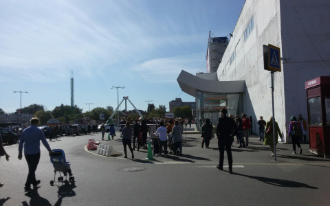 Во владимирском "Мегаторге" экстренно эвакуируют людей