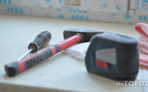 В Вязниках пьяный мужчина набросился на полицейского с молотком