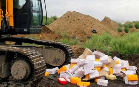 200 кг немецкого сыра отправились под владимирский бульдозер