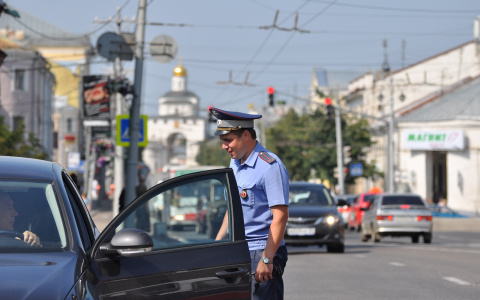 Водителей в РФ обяжут носить светоотражающие жилеты