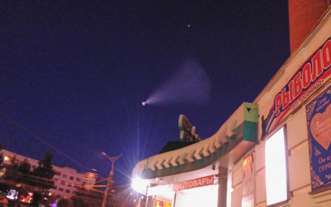 Владимирцы увидели в небе странный светящийся объект