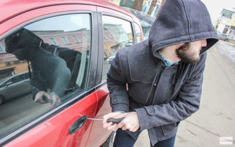 Пьяный ковровчанин угнал дорогой автомобиль и устроил гонки с препятствиями