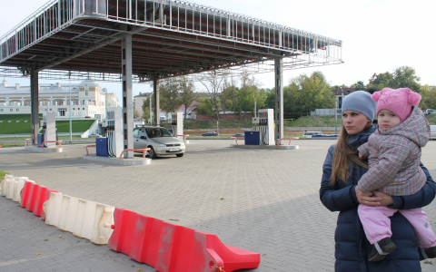 Заправку на Луначарке готовят к открытию вопреки запрету суда