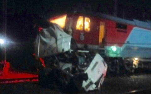Появилось видео с места столкновения поезда и автобуса в Покрове