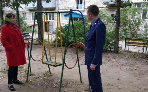 Ковровские детские площадки оказались смертельно опасны для малышей