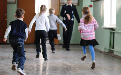 Школы Радужного закрыты из-за вспышки опасного заболевания