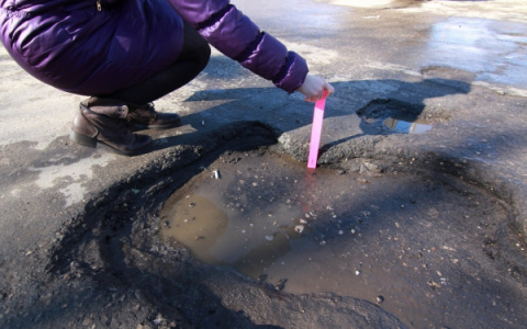 Владимирцев приглашают к участию в конкурсе фотографий «Убитые дороги»