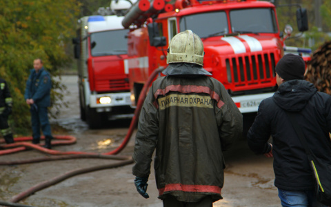 Во Владимире 2,5 часа тушили пожар в жилом доме