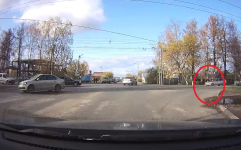 В Коврове женщина сделала сальто после того, как ее сбила машина, и пошла дальше (видео)