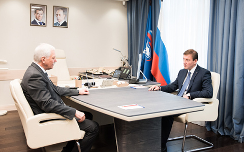 Андрей Турчак обсудил вопросы текущей повестки на рабочей встрече