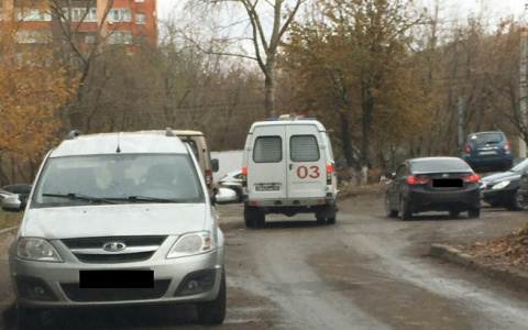 Девочка, которую возят в школу на Скорой, вызвала бурный ажиотаж в соцсетях