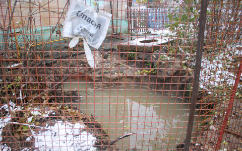 Во Владимире под окнами жилого дома образовался "бассейн"