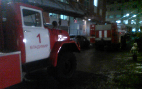 В центре Владимира загорелось офисное здание: 26 человек эвакуированы