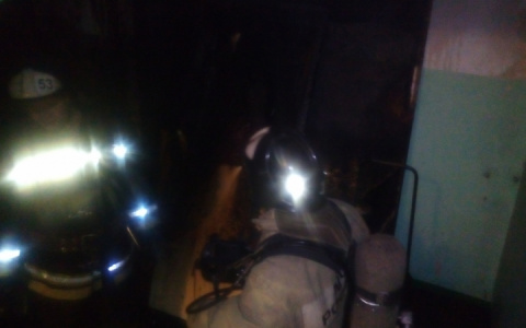 Ночью на проспекте Ленина в одном из домов произошел пожар