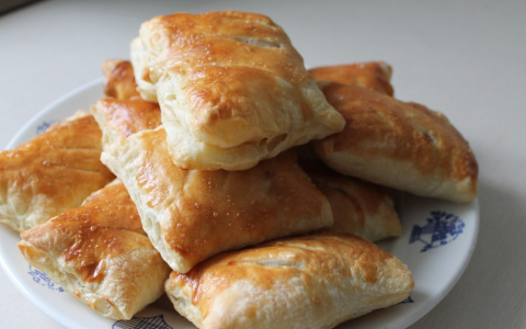 Жителей Юрьев-Польского подкармливали пирожками с начинкой из мух