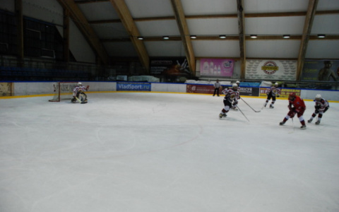 Хоккей в Полярисе: Звезды кино против Федерации хоккея Владимирской области