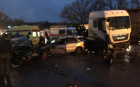 В страшном ДТП на Пекинке погибла 7-летняя девочка и ее отец