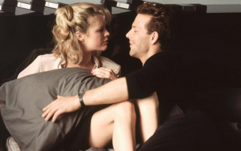 Учёные выяснили, что оргазм опасен для зрения