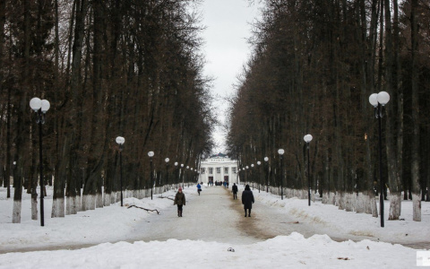 Горожанка: “В Центральном парке собираются подростки и проводят ритуалы”