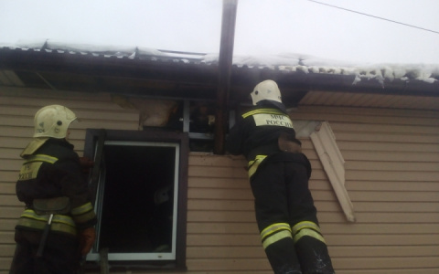 В Энергетике произошел пожар в дачном доме