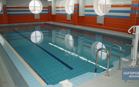 Новости России: двое детей отравились хлором в бассейне