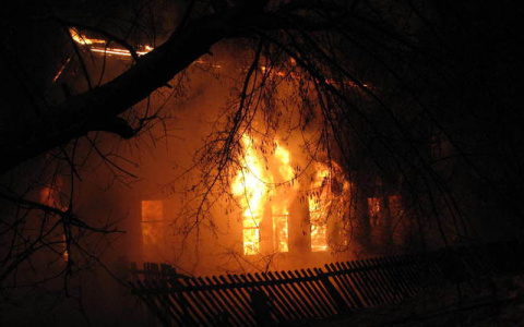 Новости России: мужчина сжег жену и троих маленьких дочерей после семейной ссоры