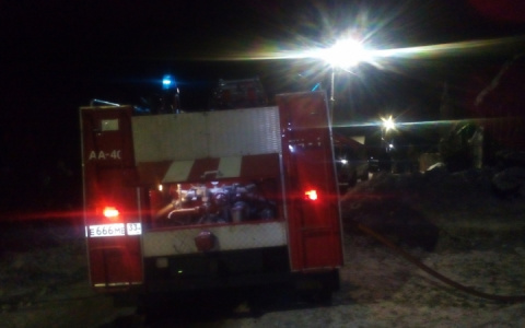 На улице Левино Поле под покровом ночи случился пожар