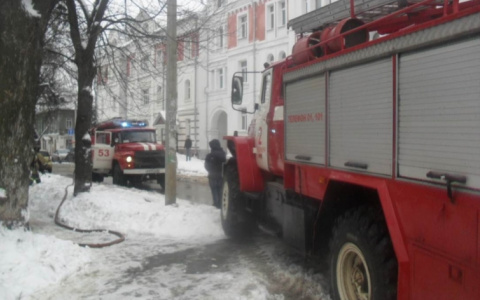 В центре Владимира среди бела дня случился пожар