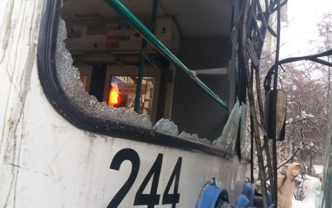 Столкновение троллейбуса и автобуса на пр-те Ленина во Владимире вызвало огромный затор