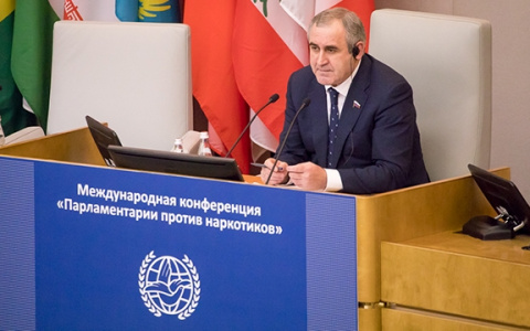 Сергей Неверов предложил обсудить тестирование на наркотики в школах