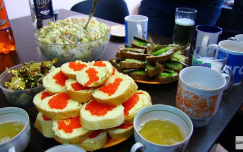 В Росстате подсчитали, во сколько россиянам обойдется новогодний стол