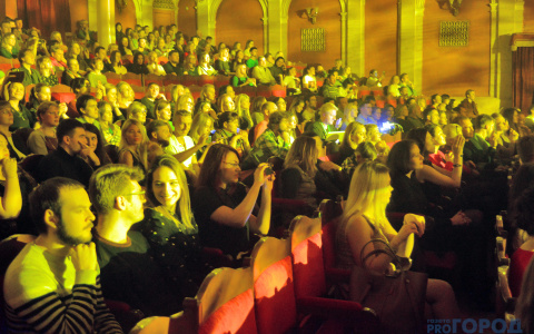 Афиша на неделю: женские образы, Лолита и TODES