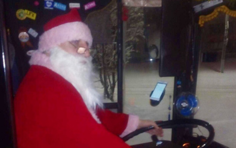 Во Владимире завелся Санта, на полставки подрабатывающий водителем автобуса
