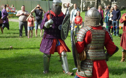 Меч по лицензии: владимирские реконструкторы переживают из-за поправок