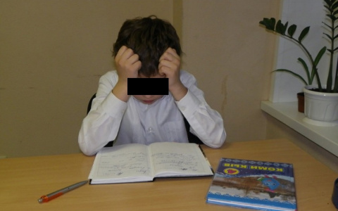 В Ярославле учительница написала на лбу ученика-инвалида фразу "не готов"