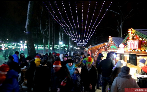 Сегодня вечером Светлана Орлова торжественно откроет Рождественскую ярмарку