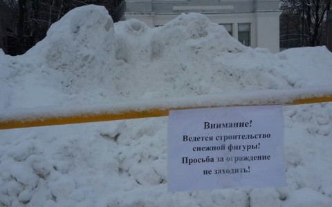 В Центральном парке вандалы разрушили уникальную скульптуру Снежной королевы