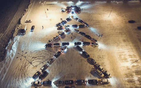 Владимирские автомобилисты выстроились в грандиозную автоелку