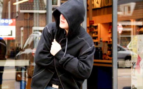 Житель Камешково, прикинувшись джентельменом, обвел даму вокруг пальца