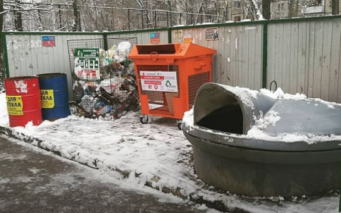 Во дворах Владимира появились "картонные" контейнеры