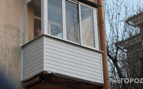 Вышедшую покурить бабушку сдуло ураганным ветром с балкона на Сахалине‍