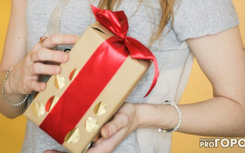 Владимирским госслужащим запретили принимать подарки от друзей