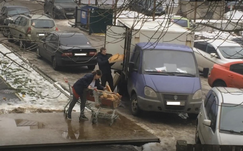Владимирцы в шоке от того, как разгружают хлеб в «Магните»