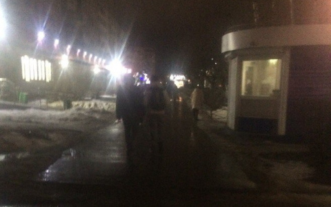 Во Владимире подростки кинули петарду под ноги маме с ребенком