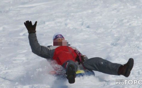 Новости России: мужчина погиб при катании на прикрепленной к автомобилю "ватрушке"