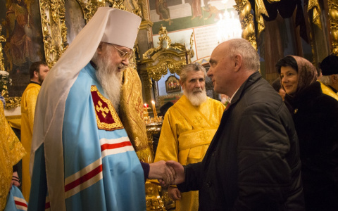 Патриарх Кирилл наградил первых лиц города