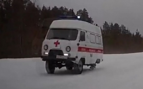 В Коми на срочный вызов к пациенту мчалась скорая помощь без колес