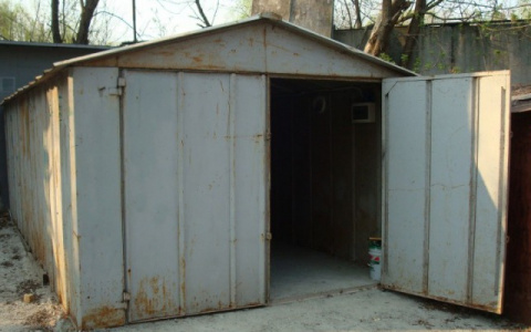 Владимирец с помощью манипулятора украл железный гараж