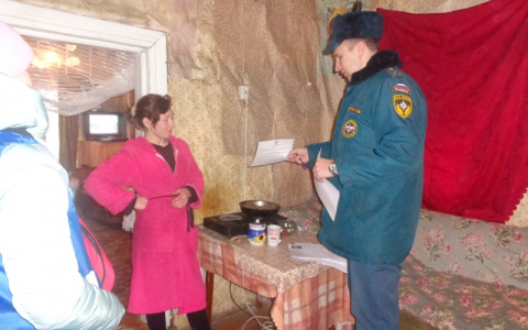 Владимирские спасатели вместе с органами опеки "прочесали" сложные семьи