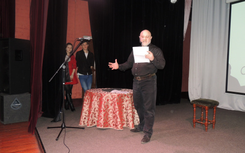 Поэты согрели владимирцев в морозный субботний вечер своими стихами